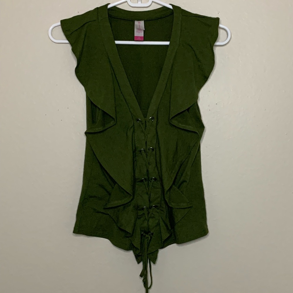 Green ruffled top